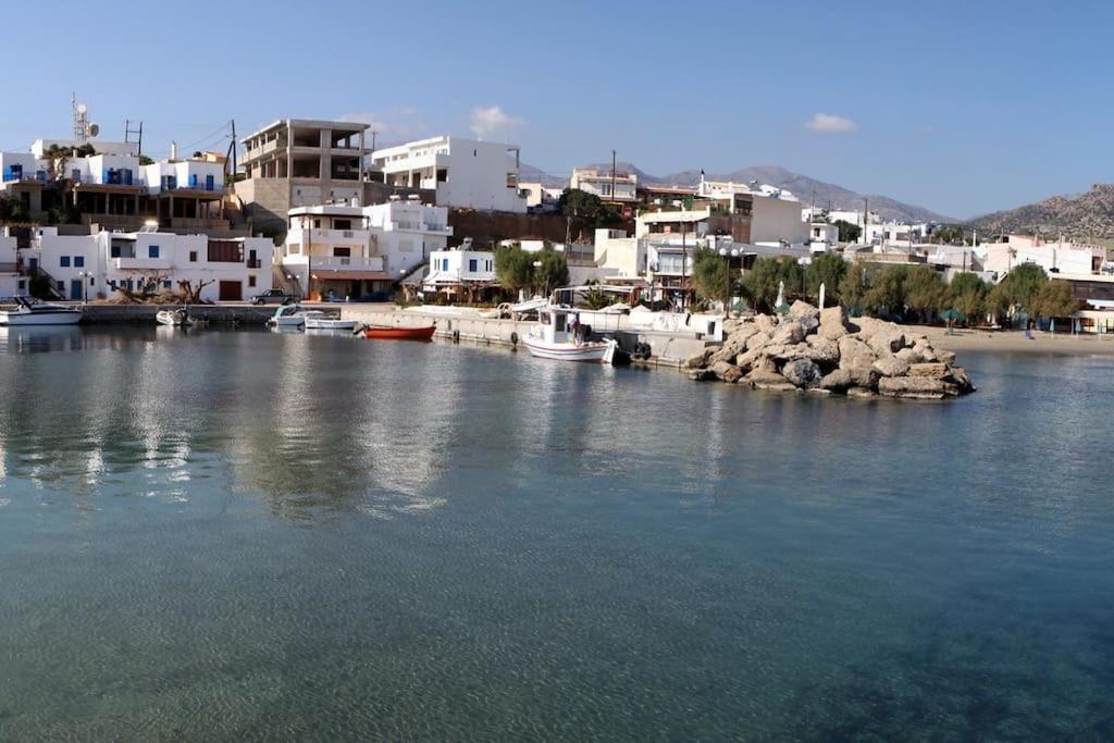 Εξοχη Και Θαλασσα Makrýgialos Exterior foto