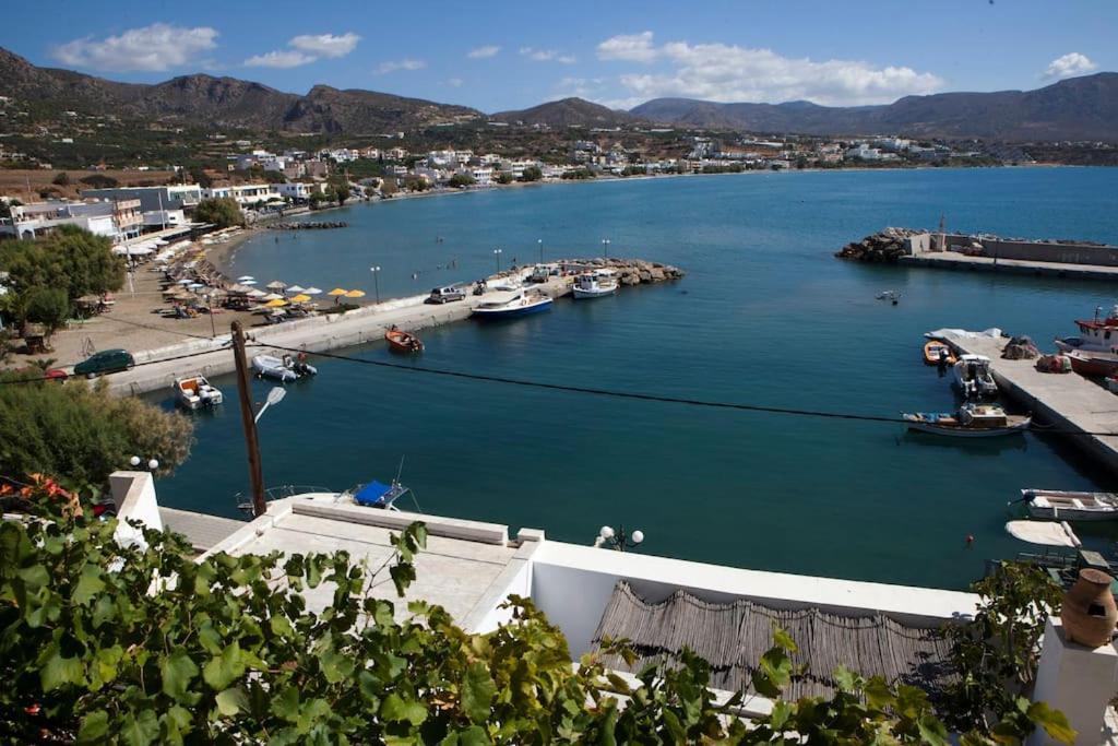 Εξοχη Και Θαλασσα Makrýgialos Exterior foto