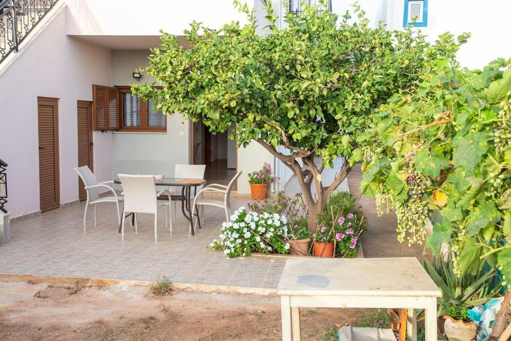 Εξοχη Και Θαλασσα Makrýgialos Exterior foto